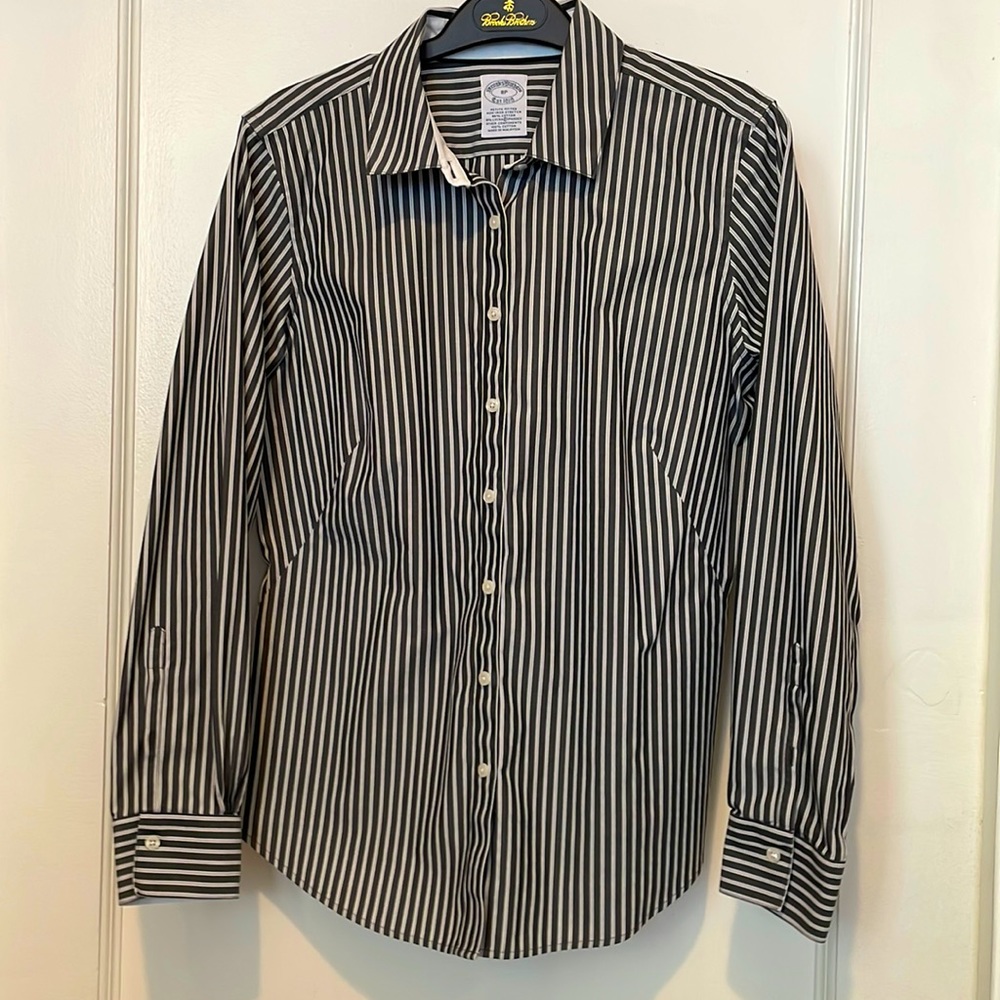 Brooks Brothers Petite Non-Iron Fitted Dress Shirt in Grey/White Stripe